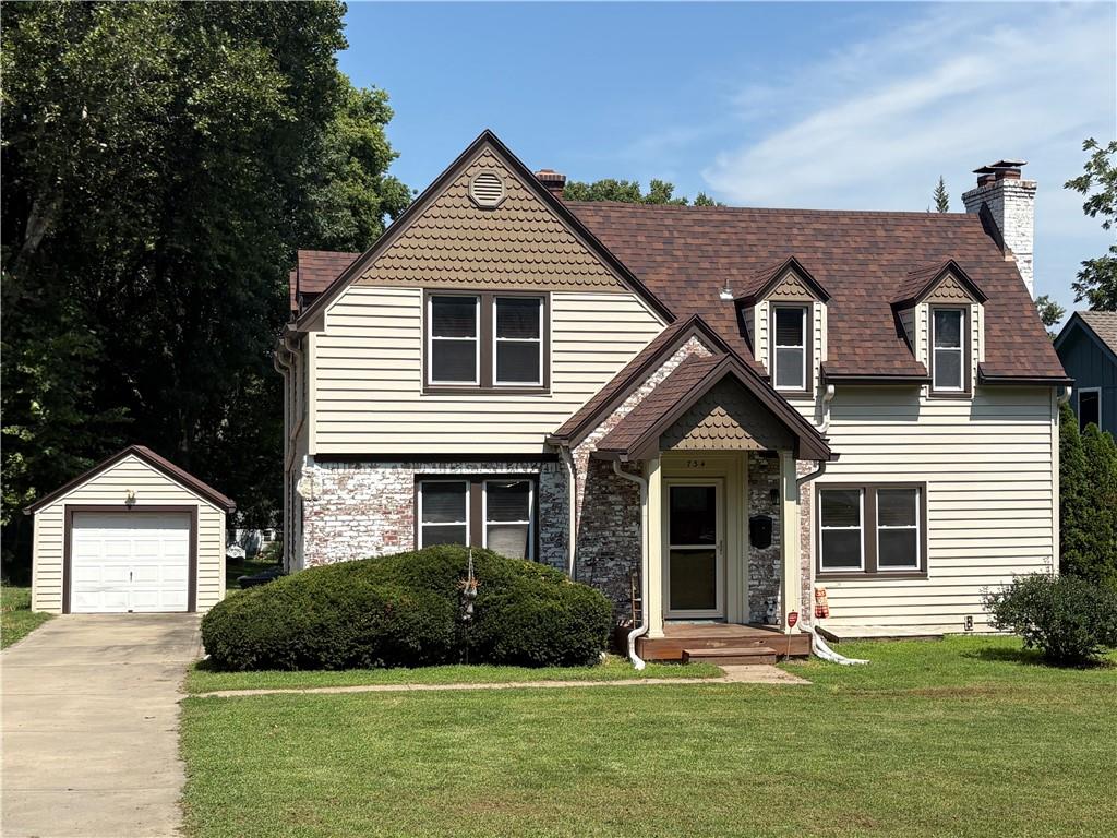 734 E MANOR Road Independence, MO 64055
